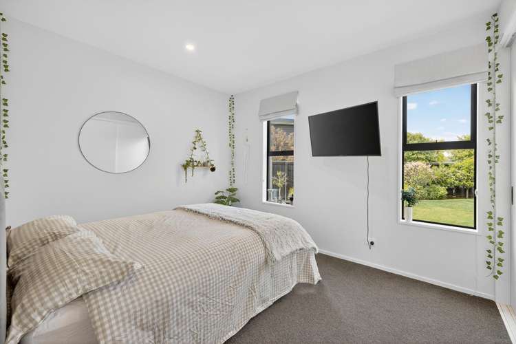 32 Carnaveron Drive Lincoln_15