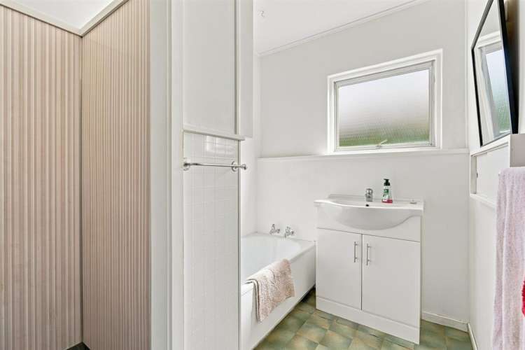12 Selwyn Avenue Avenues_9