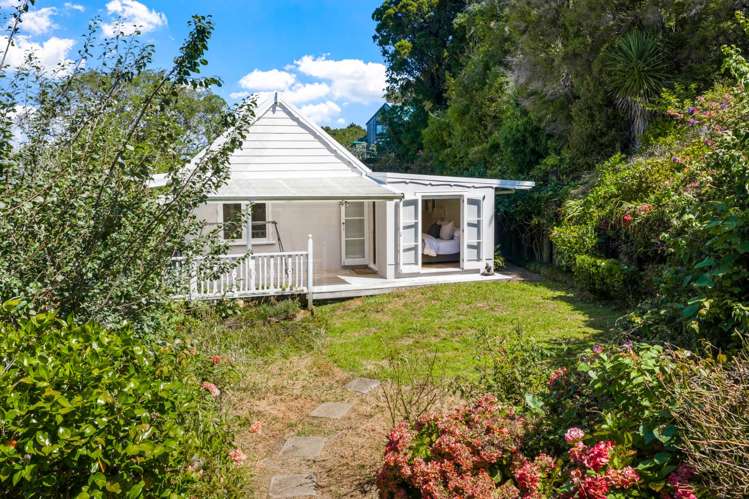 6 Young Street Mahurangi East_24