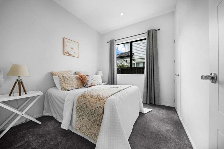 18 Horsefield Drive Flat Bush_8