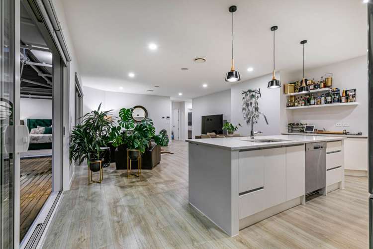 97 Colonial Drive Silverdale_13