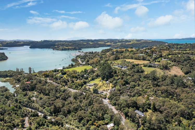 1060 Sandspit Road Sandspit_13