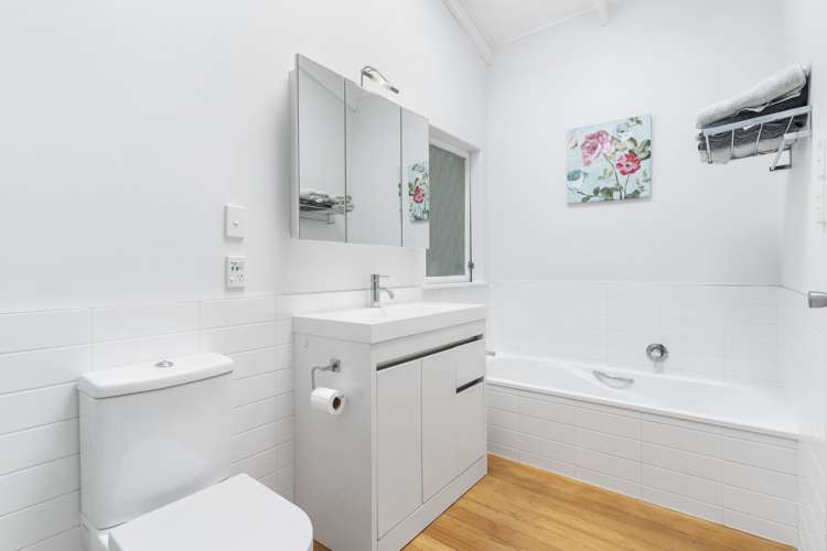 7 Chevron Place Castor Bay_15