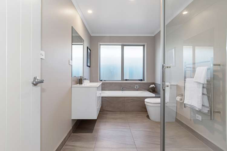 120 Whakaturou Crescent Pyes Pa_13