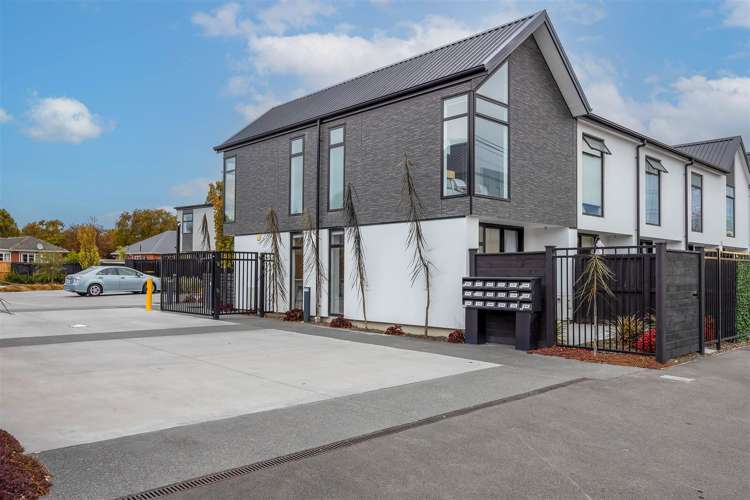 8/10 New Brighton Road_0