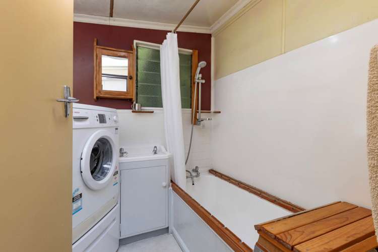 1093 Huia Road Huia_10