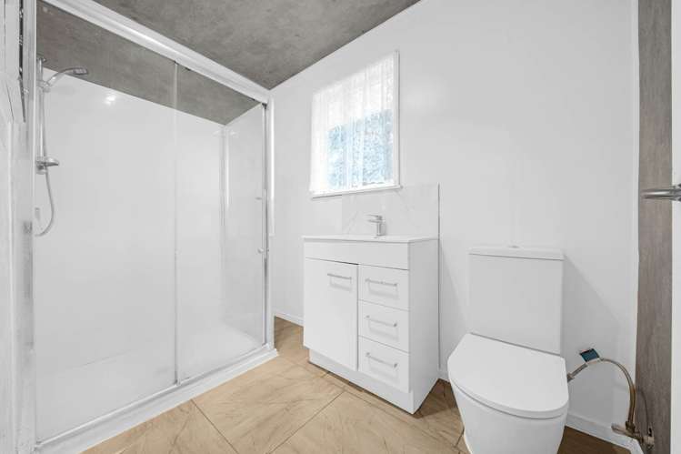 39 Harmel Road Glendene_11