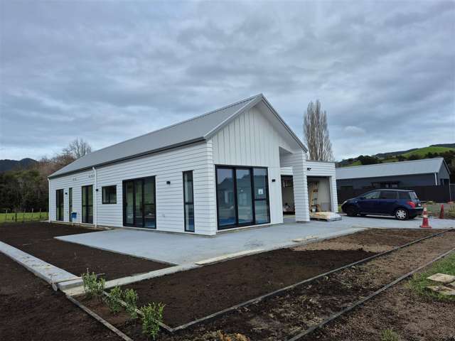 DESIGNER DELIGHT AT BAYSIDE