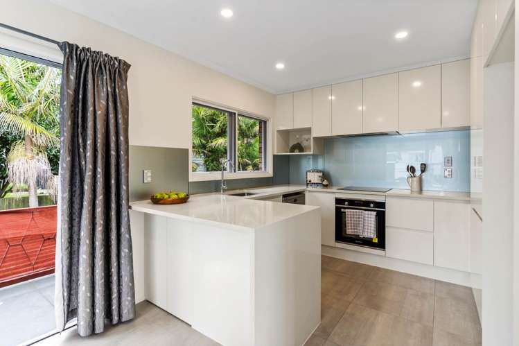 2/3 Howe Street Howick_6