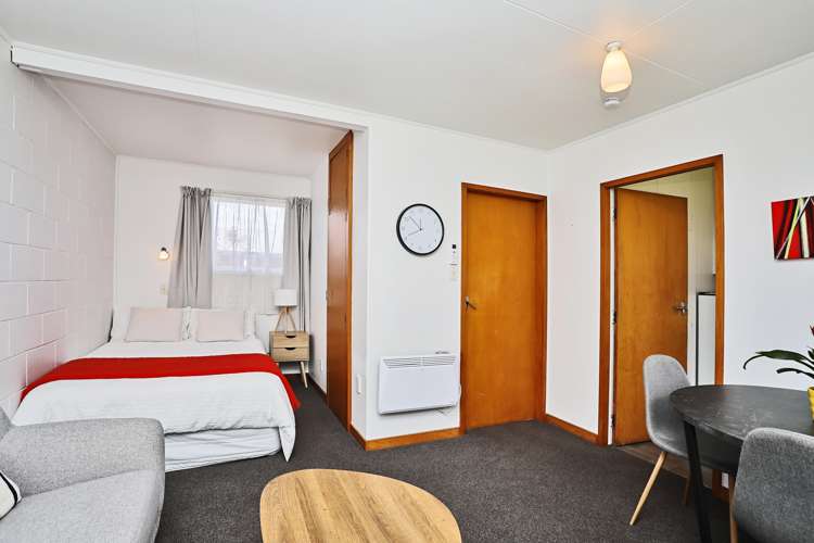 22 Avenal Street Avenal_11