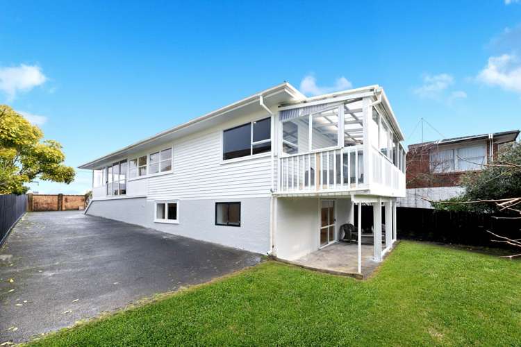 96 Pupuke Road Hillcrest_31