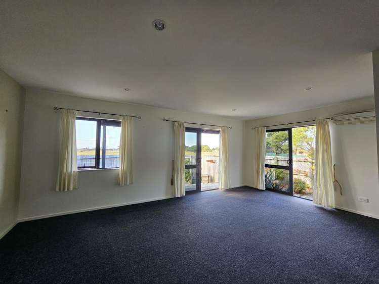 19 Shoreline Place Rarangi_4