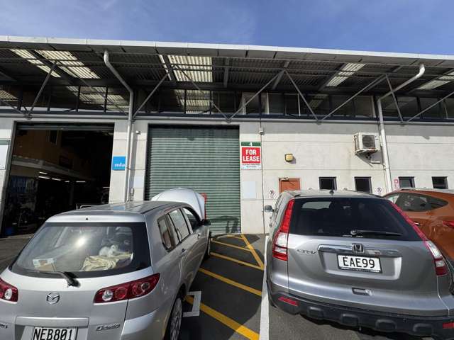 Functional workshop with office