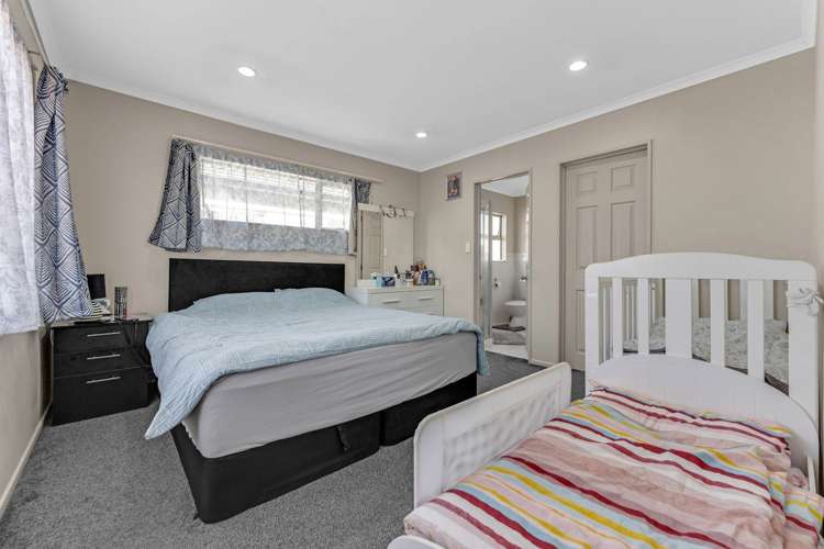 13 Bushpark Place Flat Bush_12