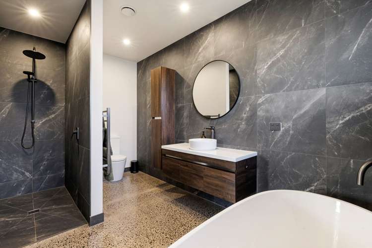 14 Artistic Avenue Leamington_32