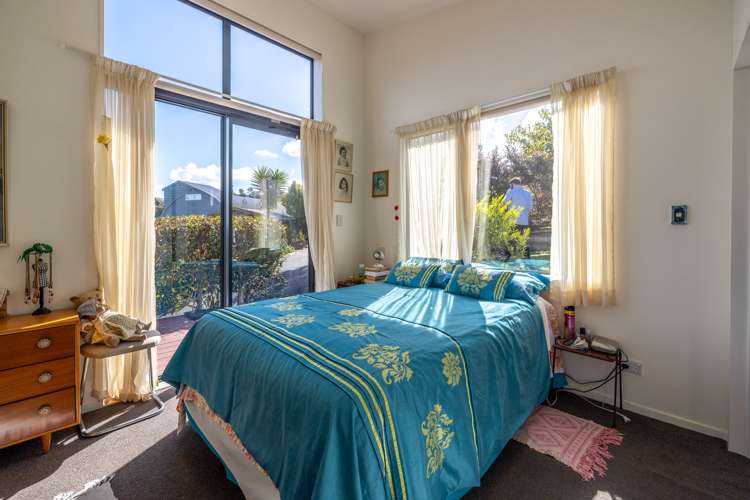 28c Beatty Parade Surfdale_14