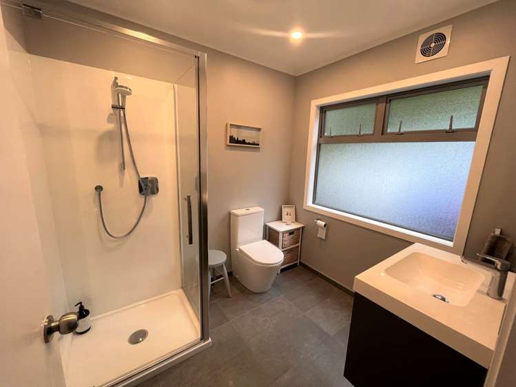 72 Laingholm Drive Laingholm_6