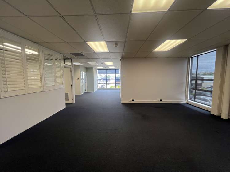 39 Porana Road Wairau Valley_12