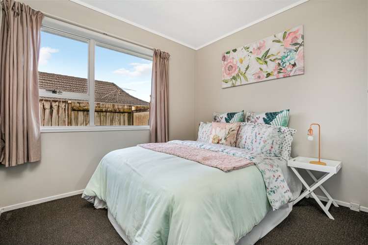 2/4 Kirrama Place Conifer Grove_5