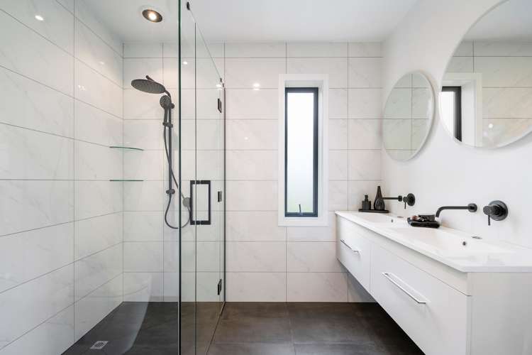 11 Kara Place Wharewaka_13