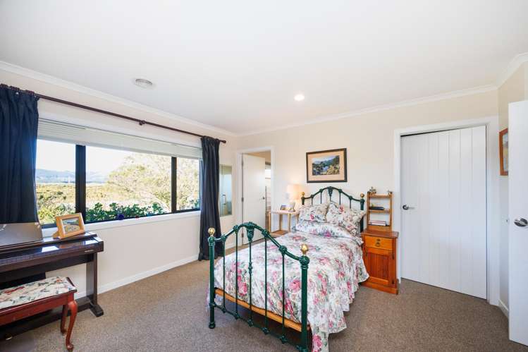 12 Ron Place Fitzherbert_11