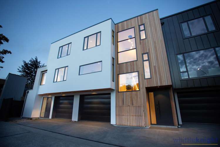 2/11 Carlton Mill Road_0