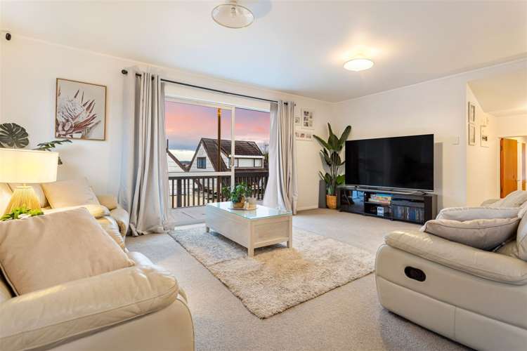 8 Sari Place Massey_5