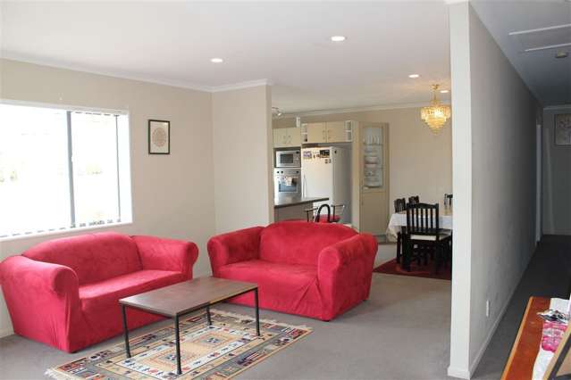 13 Exotic Place Massey_1