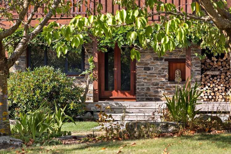 173 Camp Hill Road Albert Town_5