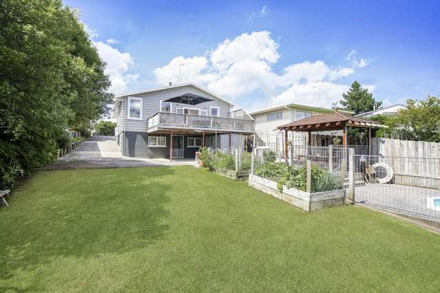 87 Golf Road New Lynn_2