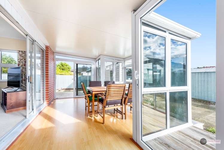 18 Holyoake Crescent Avalon_12