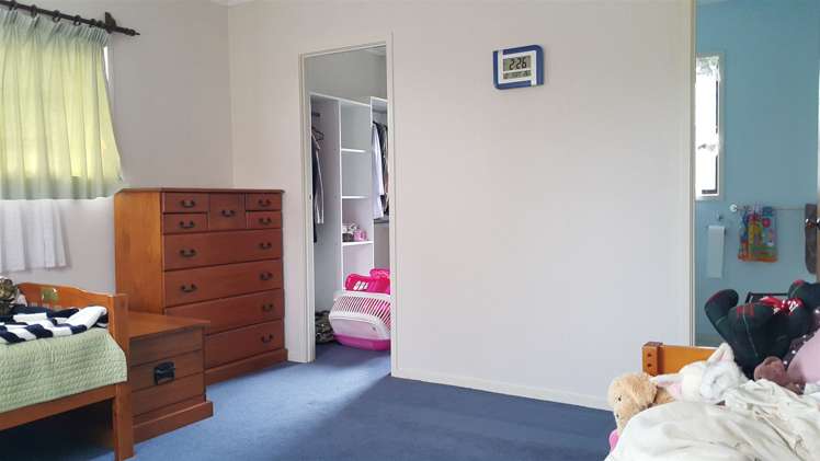 8 Mahuta Grove Northcote_1