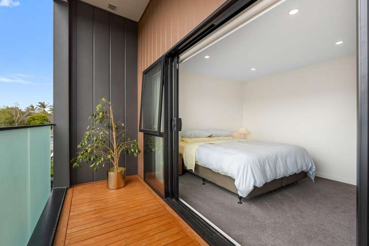 24C Essex Street Te Atatu South_13