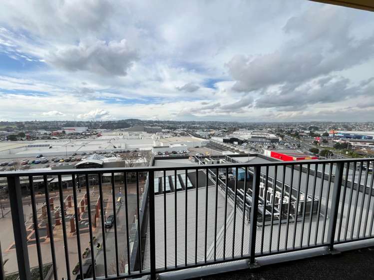 710/20 Mccrae Way New Lynn_8