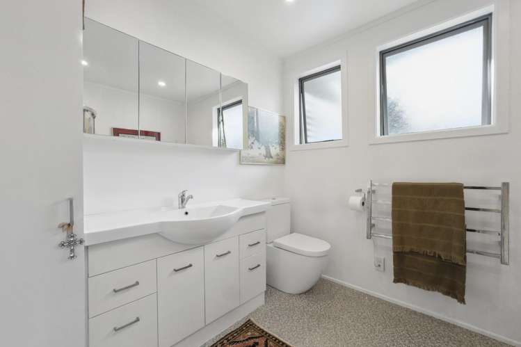 90 Crawford Avenue Mangere Bridge_18