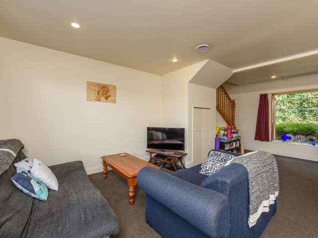 2/13 Henderson Street Karori_4