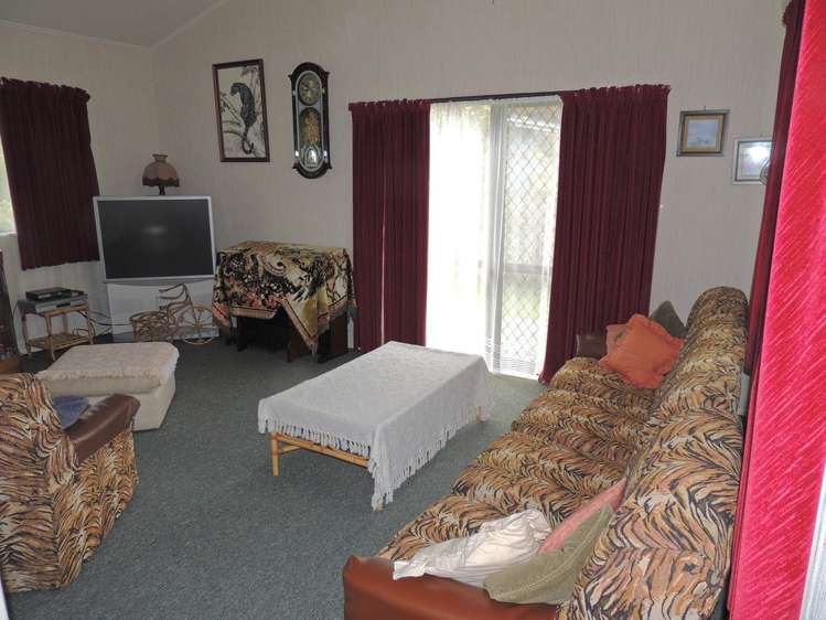 11 Ratau Street Mahia_14