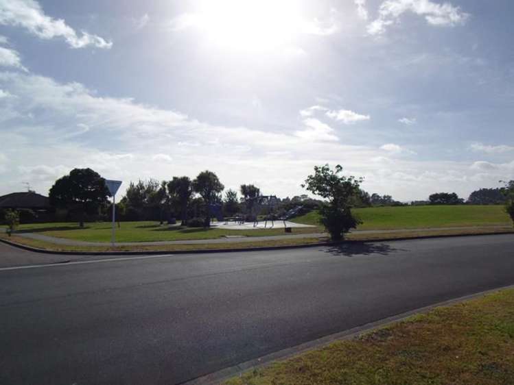 10 Aberdeen Crescent Wattle Downs_18