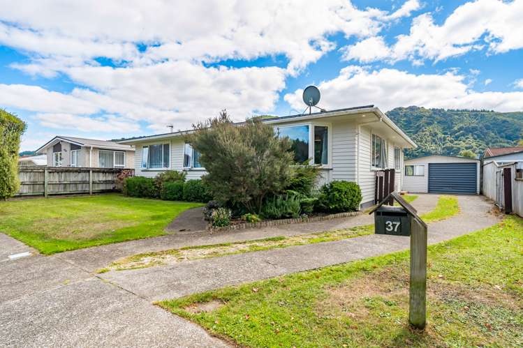 37 California Drive Totara Park_28