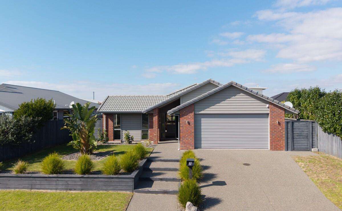 87 Sandhurst Drive_2