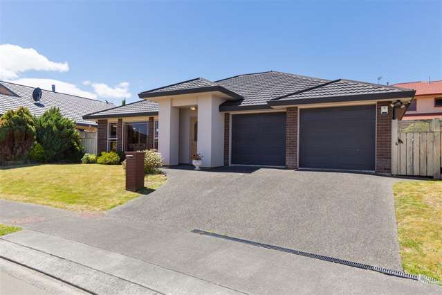 6 Silver Pine Avenue Woodridge_1