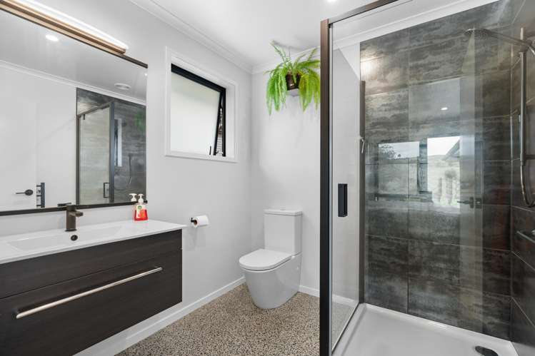 16 Moorey Lane Otaika_10