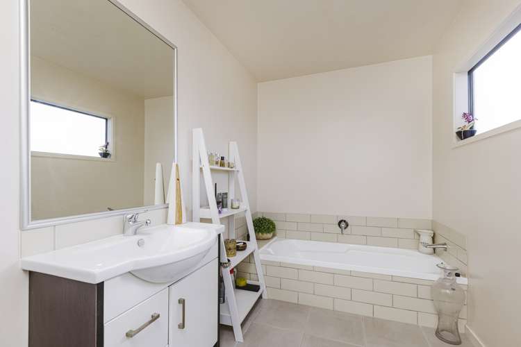 65 Mandival Avenue Flat Bush_17