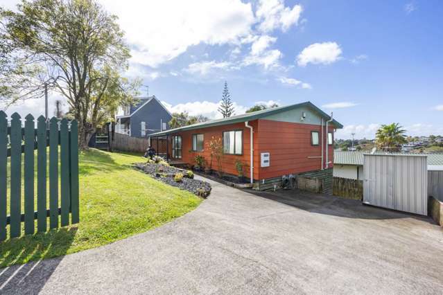 2/235 Glengarry Road Glen Eden_1