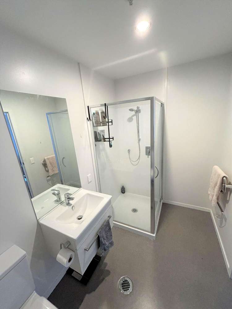709/20 Mccrae Way New Lynn_6