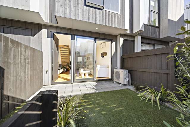 12/82 East Coast Road Milford_4