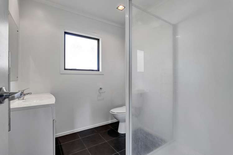 40 Montague Grove Stratford_16