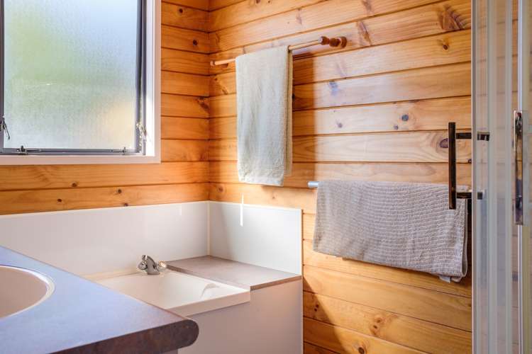 22 Ruru Avenue Lytton West_19