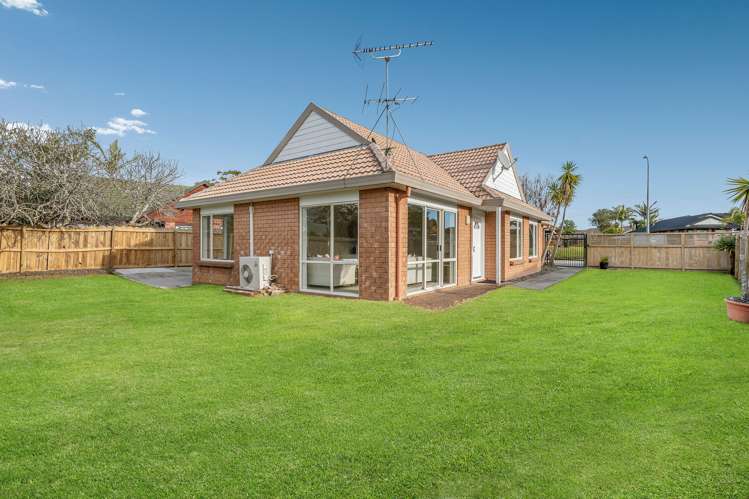 10 Waylen Place Pakuranga Heights_14