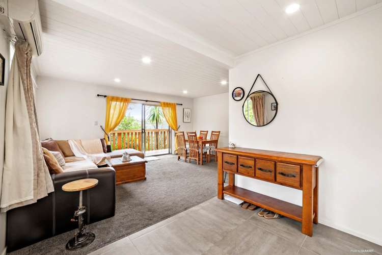 1/9 Lingham Crescent Torbay_12